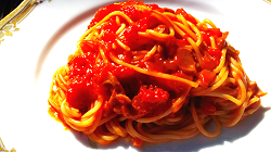 Napolitan spaghetti cooked from retorts sauce