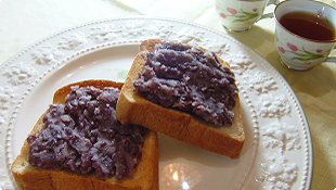 Toast with Mashed Sweetened Red Bean Paste