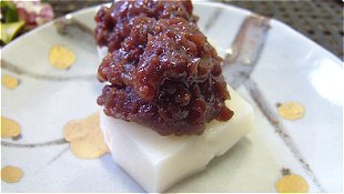 Rice Cake with Mashed Sweetened Red Bean Paste
