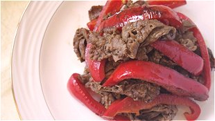 Seared Beef & Bell Pepper with Curry Powder & Soy Sauce