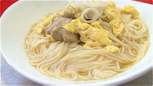 Thin White Noodles with Chicken Soup