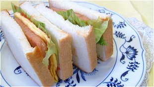 Okinawa-Style SPAM & Eggs Sandwich