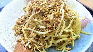 sauteed bean Sprouts with Curry Powder