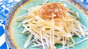 Japanese Radish Salad with Soy Sauce Dressing
