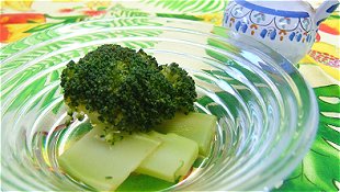 Broccoli with Vinegar & Soy Sauce Dressing