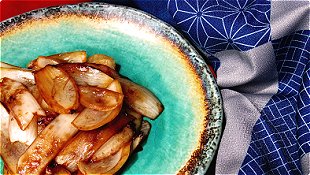 Seared Onion Slices with Butter & Soy Sauce
