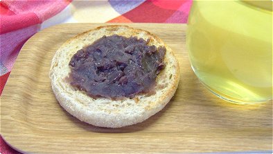 English Muffin with Mashed Sweetened Red Bean Paste