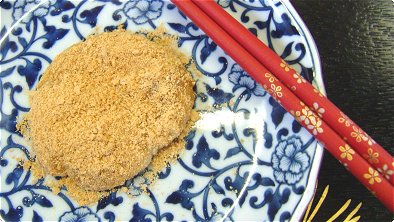 Rice Cake with Soybean Flour 