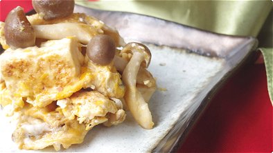 Scrambled Eggs with Tofu & Shimeji Mushrooms