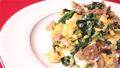 Scrambled Eggs with Beef & Spinach