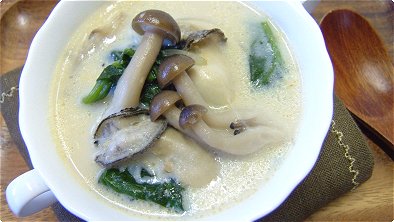 Soy Milk Soup with Oysters & Vegetables