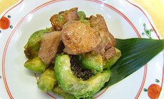 Maguro to abokado no shōyu-itame