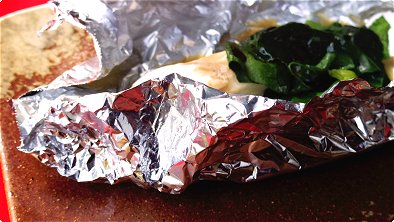 Japanese-Style Cod with Spinach Baked in Foil