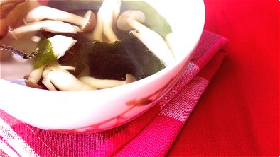 Wakame & Shimeji Soup