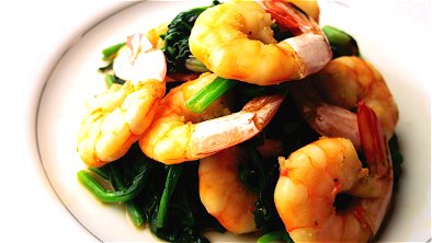 Seared Shrimp & Spinach with Soy Sauce