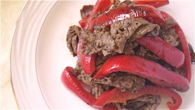 Seared Beef & Bell Pepper with Curry Powder & Soy Sauce