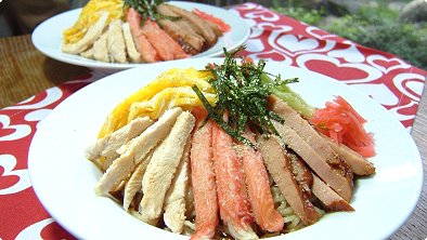 Chilled Chinese Noodles with Meat, Egg & Vegetables