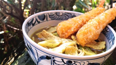Thick White Noodles with Curry Soup & Deep-Fried Breaded Prawn