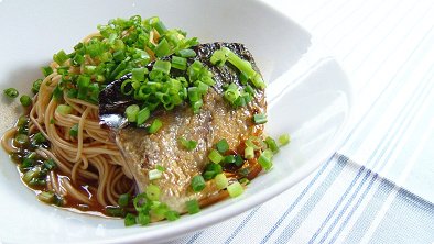 Grilled Atlantic Mackerel with Thin White Noodles