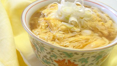 Thick White Noodles with Egg Soup