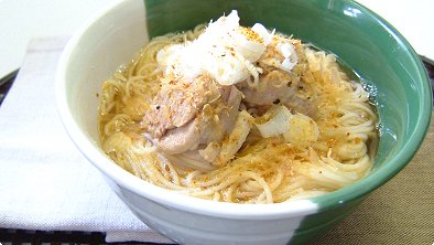 Thin White Noodles with Soy Sauce Soup