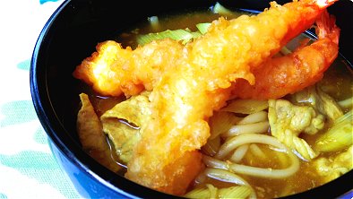Thick White Noodles with Curry Soup & Shrimp Tempura 