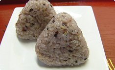 Zakkokumai-onigiri