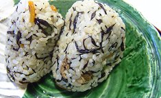 Hijiki-gohan no onigiri