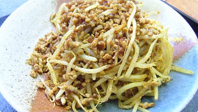 Sauteed Bean Sprouts with Curry Powder