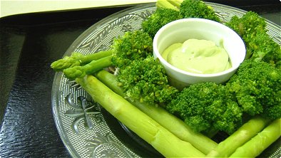 Broccoli & Asparagus with Tofu Cheese Matcha Dip