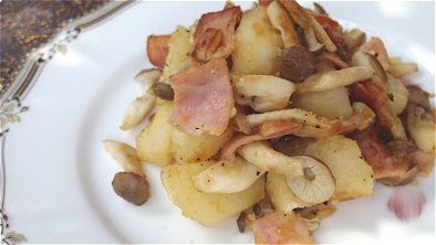 Seared Potatoes & Shimeji Mushrooms with Butter & Soy Sauce 