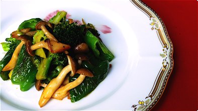 Seared Broccoli with Green Pepper & Shimeji Mushrooms