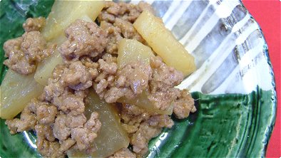 Braised Japanese Radish & Ground Meat with Sticky Sauce