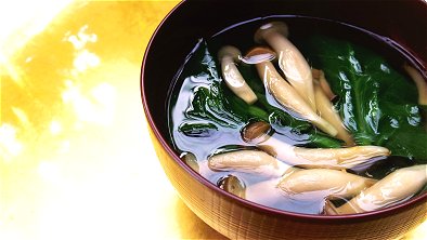 Spinach & Shimeji Mushrooms Clear Soup 