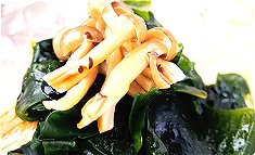 Tara to wakame to shimeji no hoiru-tsutsumi-yaki