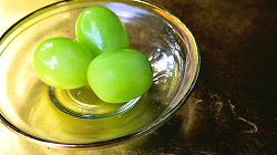 Shine muscat grapes