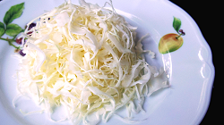 Commercial shredded cabbage (sengiri)