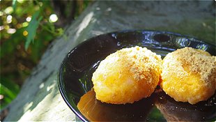 Rice Patties Coated with Soybean Flour