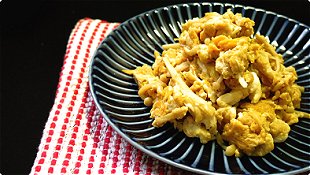 Scrambled Eggs with Enoki Mushrooms