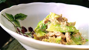 Tuna & Cabbage Salad with Mayonnaise & Sesami