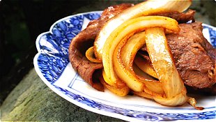 Sauteed Beef & Onion with Soy Sauce